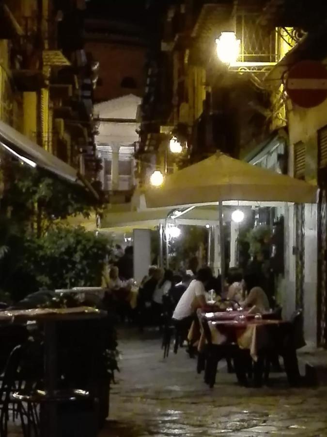 Casa Del Cioccolato Lägenhet Palermo Exteriör bild